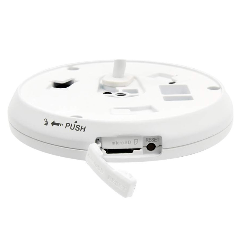 زیر و کنار دوربین مداربسته هایک ویژن DS-2CD2955G0-ISU با اسلات کارت حافظه که در آن باز است